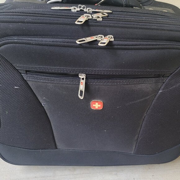 Swissgear Black Red Rolling Briefcase Padded Laptop Pocket 17 Inches - Picture 4 of 16
